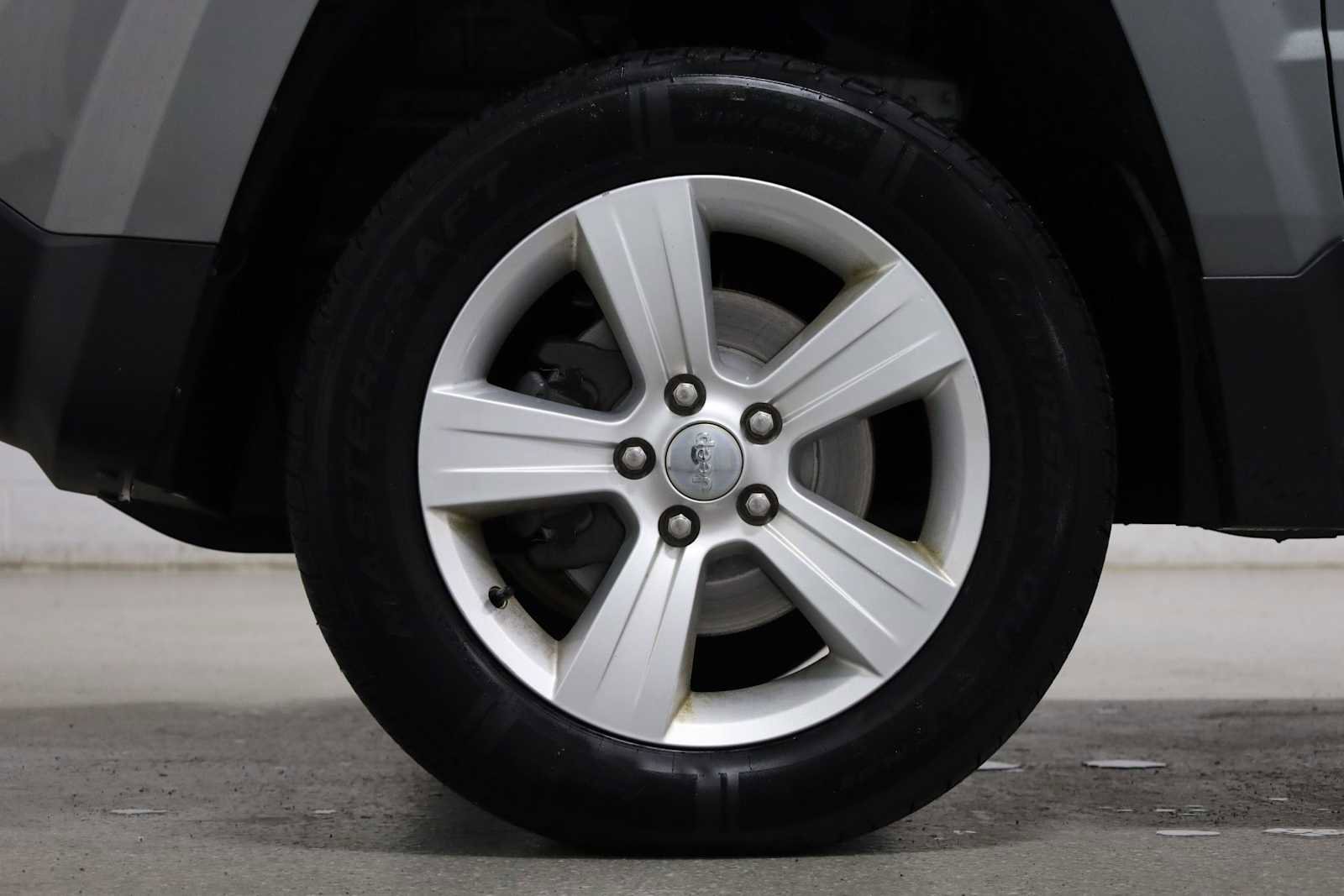 Used 2014 Jeep Patriot Latitude w/ Sun/Sound Group image 35