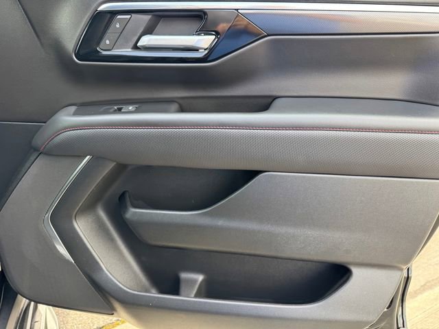 Certified 2025 Chevrolet Suburban RST image 7