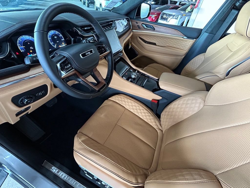 New 2025 Jeep Grand Cherokee Summit AWD/4WD image 41