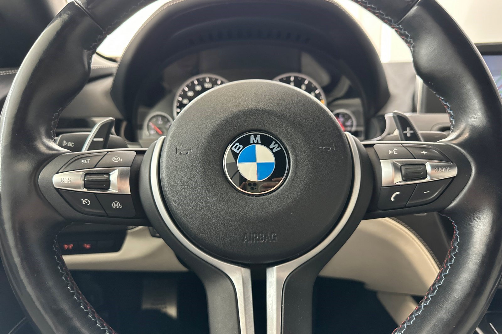 Used 2013 BMW M6 Convertible RWD image 11
