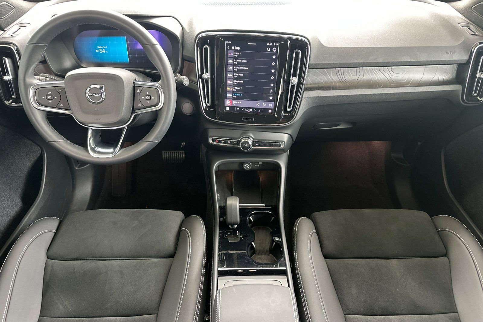 Used 2024 Volvo XC40 Recharge Ultimate w/ Protection Package Premier image 15