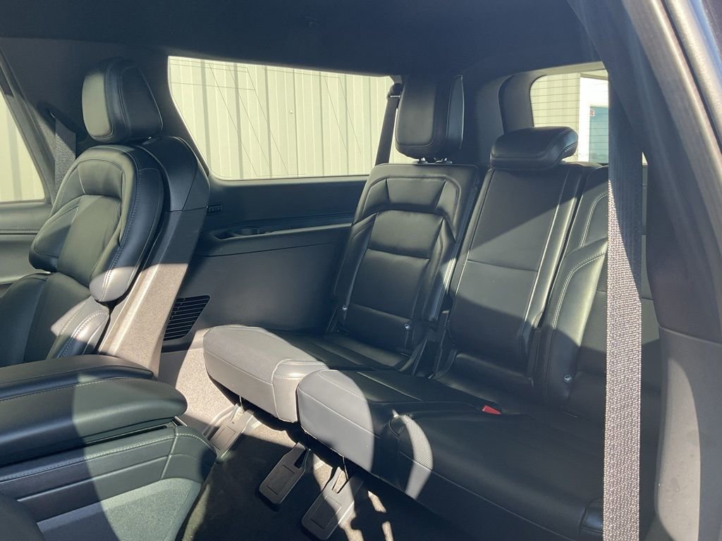 Used 2025 Lincoln Navigator L Reserve w/ Jet Appearance Package image 24