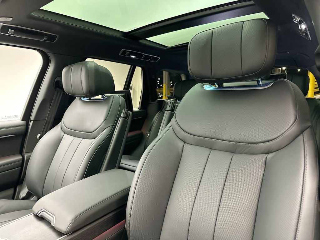 Certified 2025 Land Rover Range Rover Autobiography AWD/4WD image 15