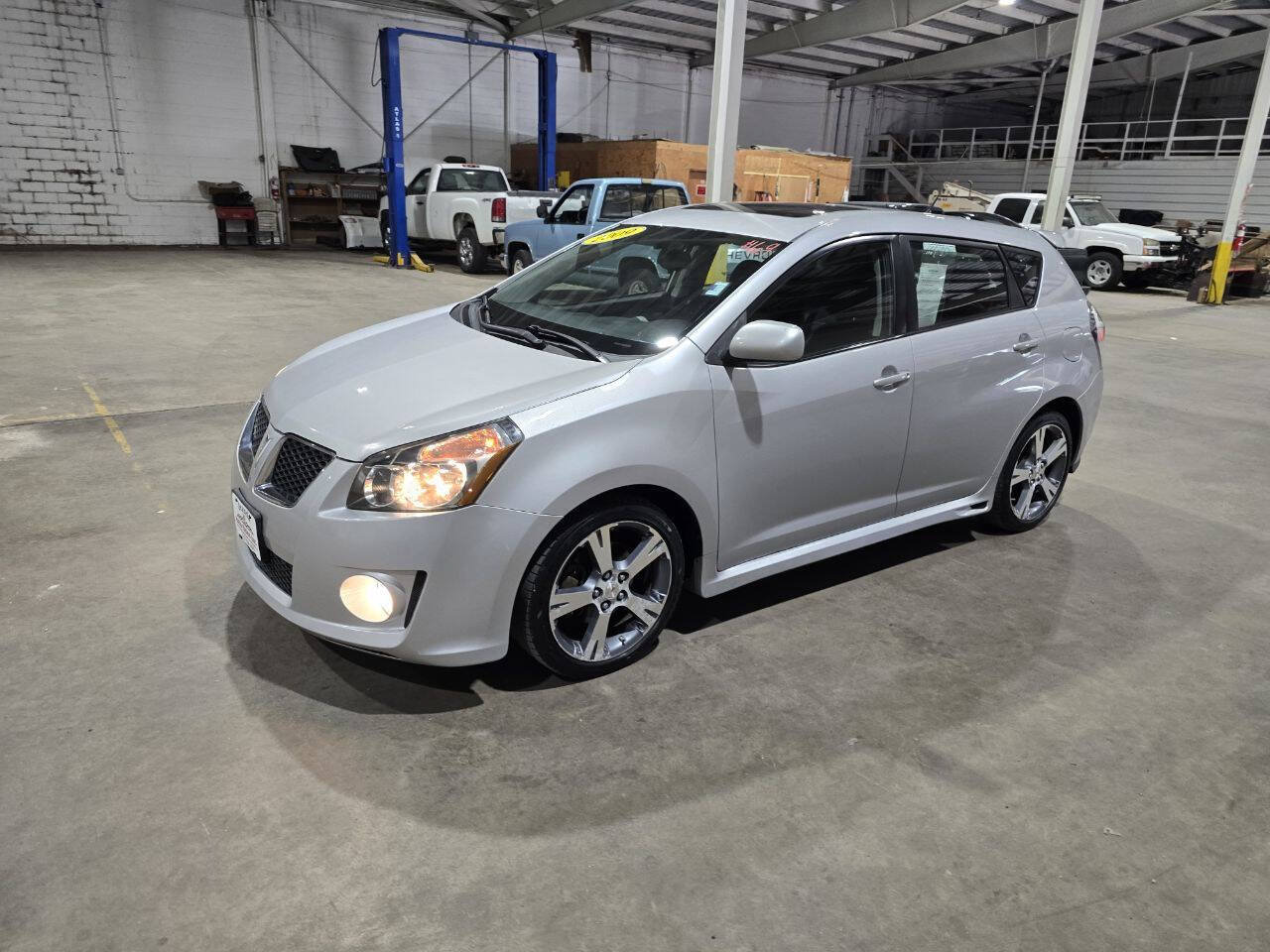 Used 2009 Pontiac Vibe GT FWD image 1