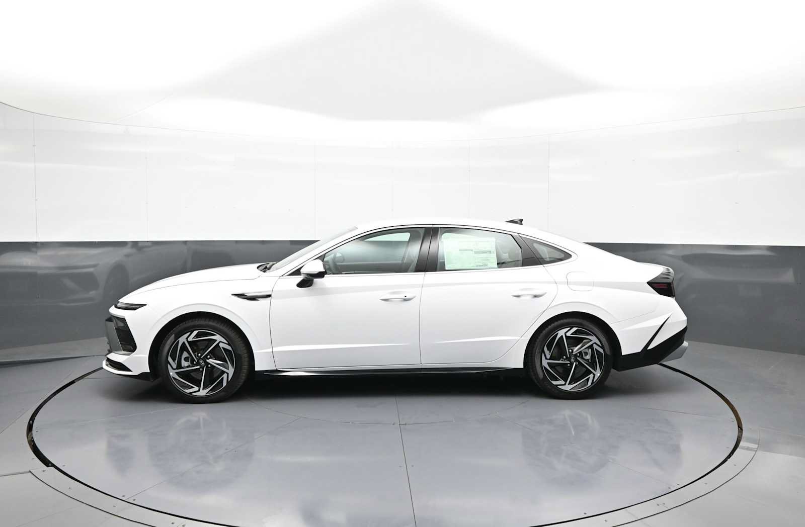 New 2026 Hyundai Sonata SEL AWD/4WD image 9