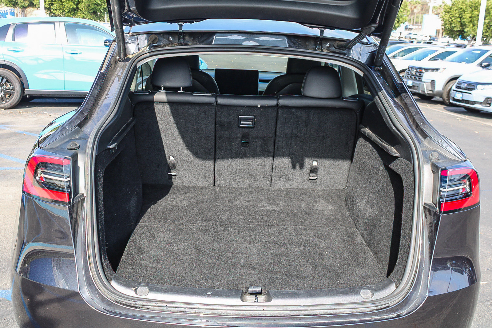 Used 2024 Tesla Model Y Long Range RWD image 25