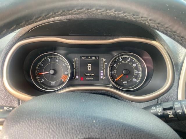 Used 2015 Jeep Cherokee Latitude AWD/4WD image 10