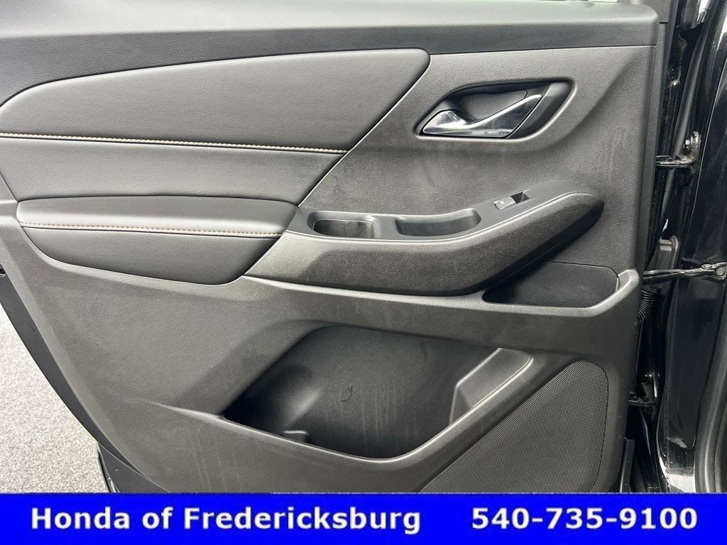 Used 2021 Chevrolet Traverse LT w/ LPO, 'HIT The Road' Package image 31