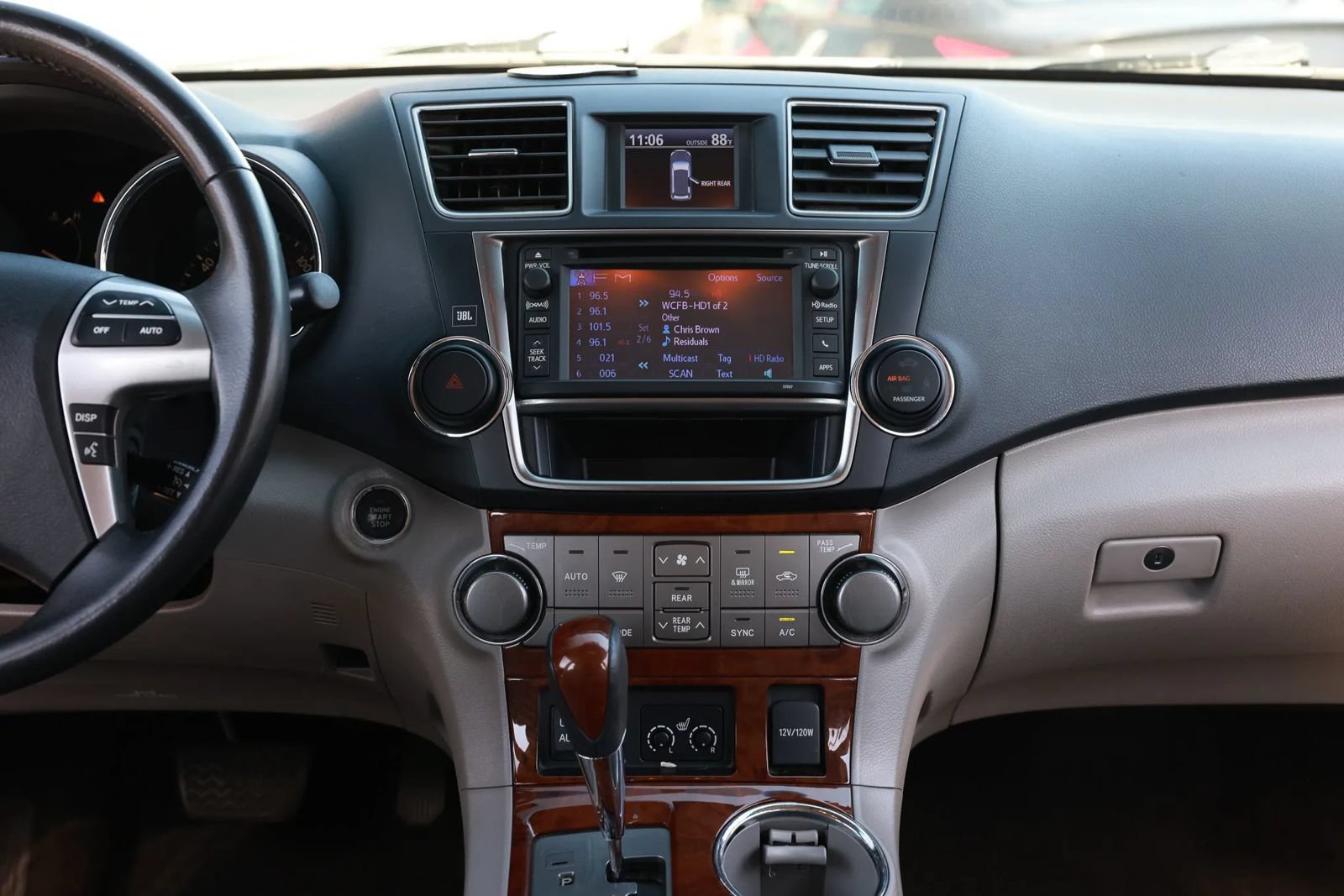 Used 2013 Toyota Highlander Limited AWD/4WD image 39