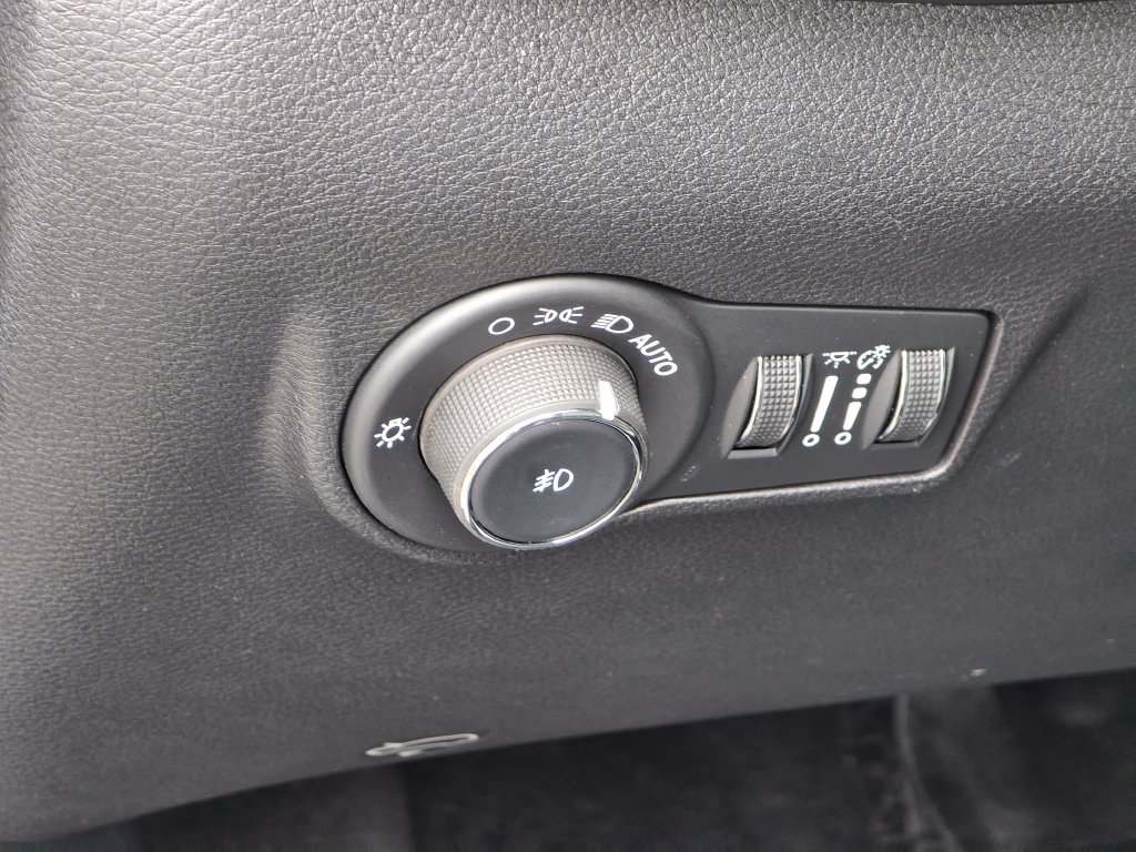 Used 2024 Jeep Compass Limited AWD/4WD image 36