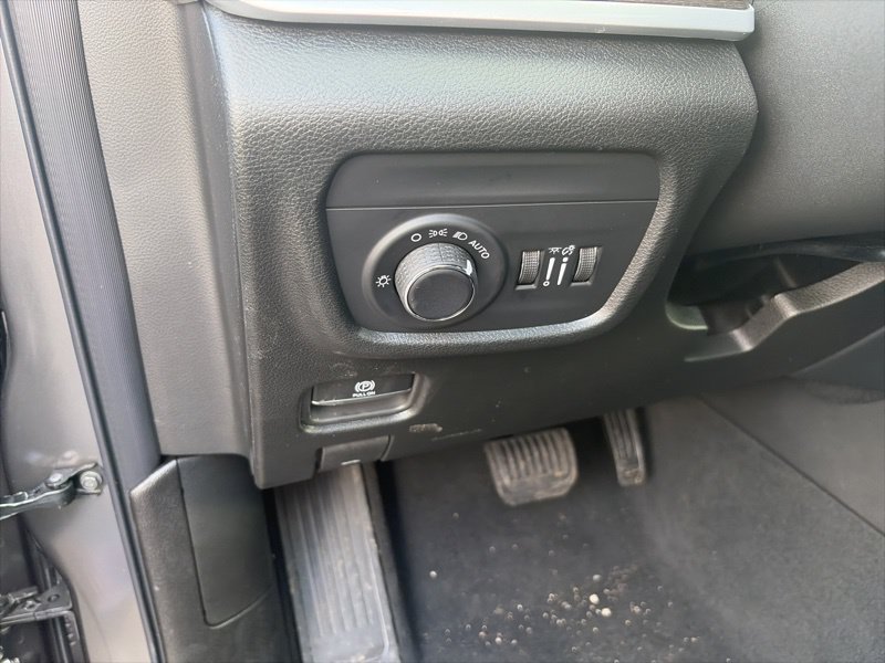 New 2026 Jeep Grand Cherokee Altitude AWD/4WD image 16