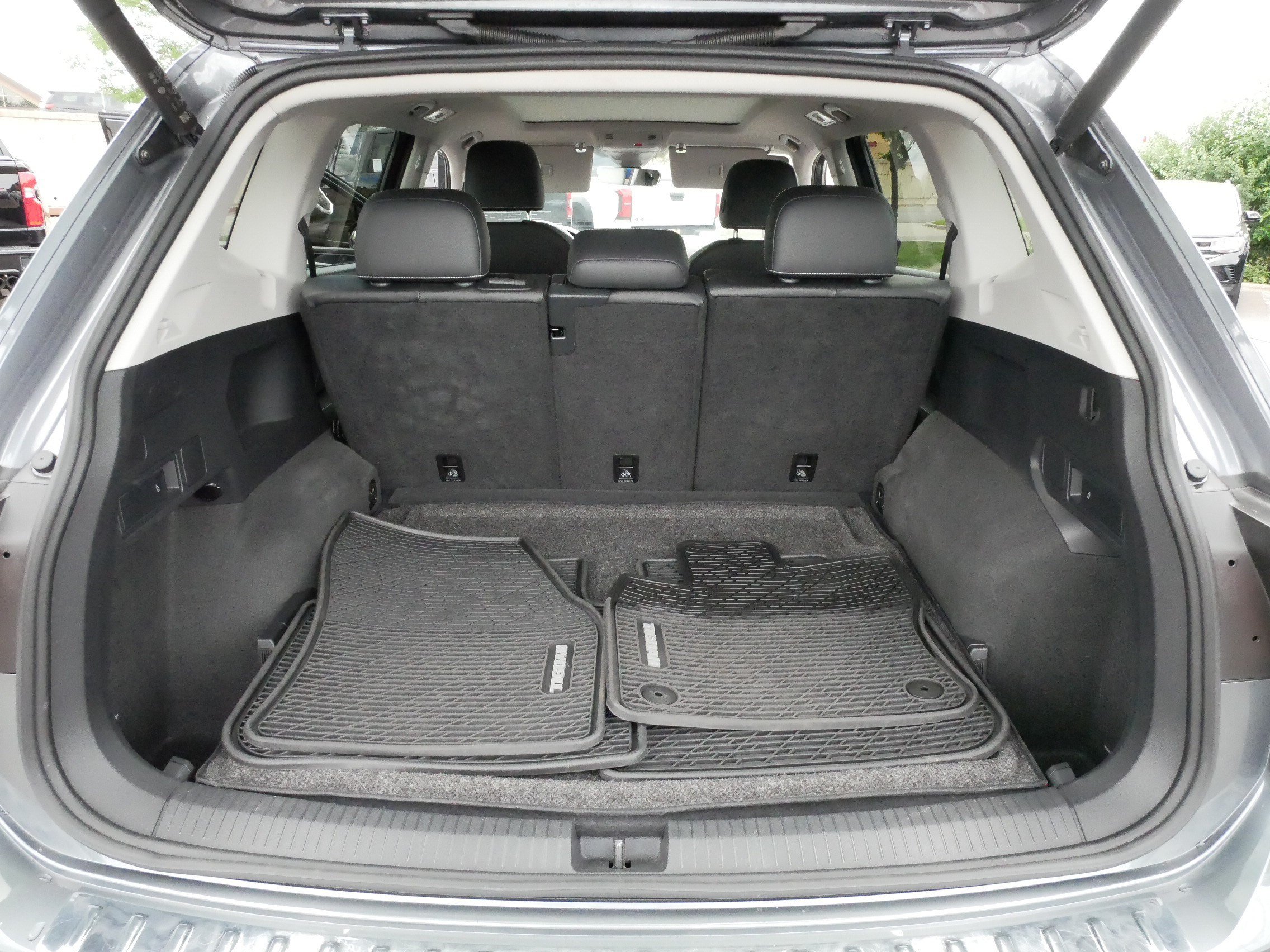 Certified 2024 Volkswagen Tiguan SE AWD/4WD image 18
