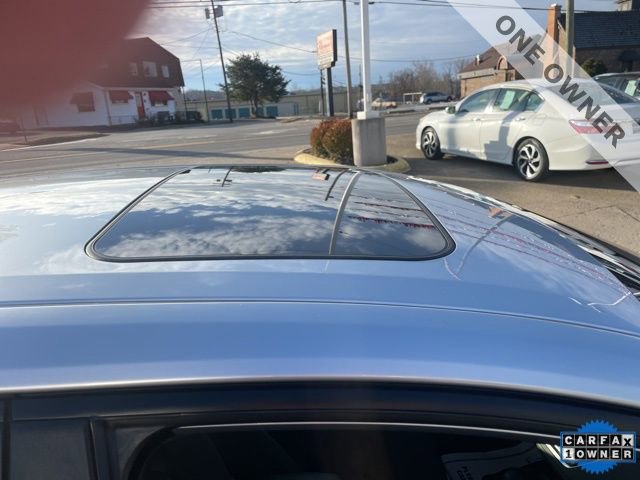 Used 2022 Toyota Corolla SE w/ SE Premium Package image 10