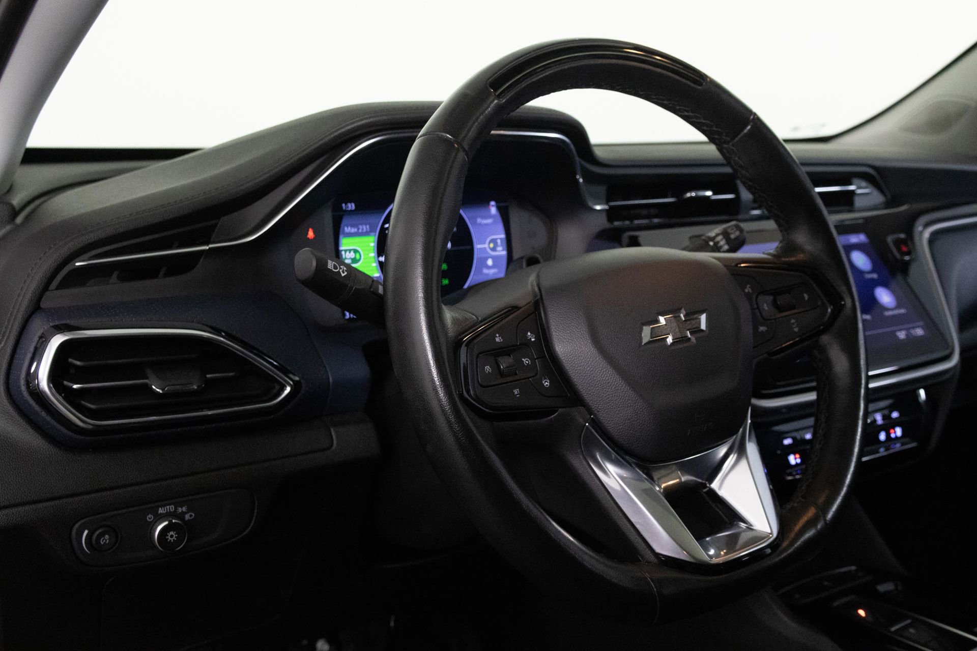 Used 2022 Chevrolet Bolt EUV Premier w/ Sun & Sound Package image 33