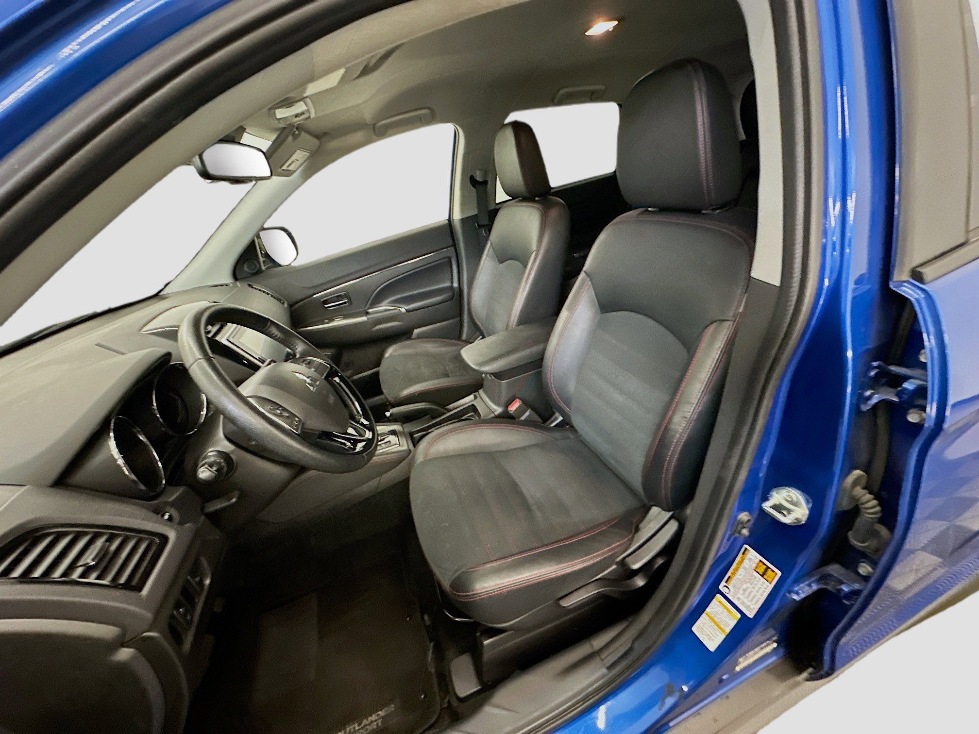 Used 2024 Mitsubishi Outlander Sport SE image 13