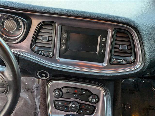 Used 2016 Dodge Challenger SXT image 12