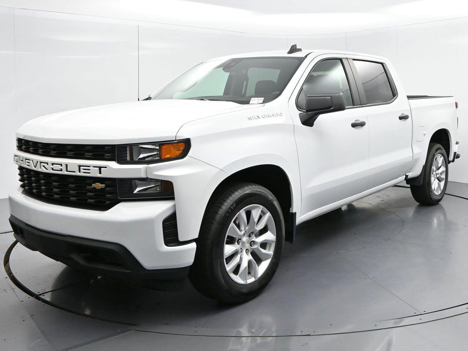 Used 2022 Chevrolet Silverado 1500 Custom w/ Safety Confidence Package RWD image 3