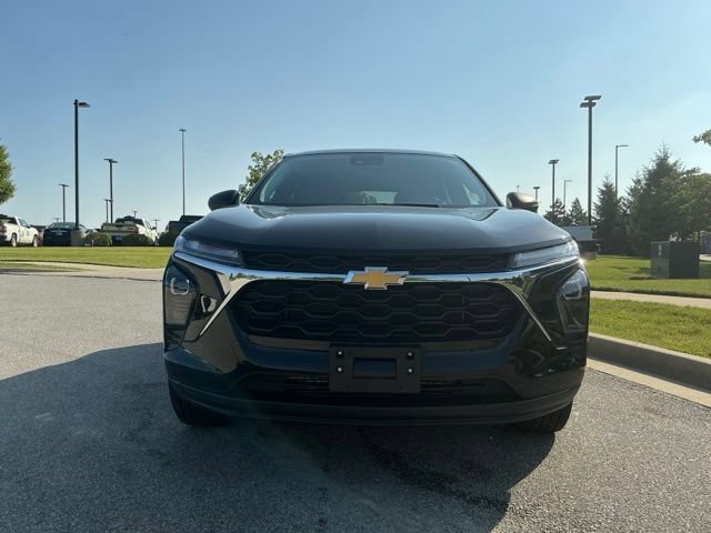 Used 2025 Chevrolet Trax LS w/ Driver Confidence Package FWD image 8