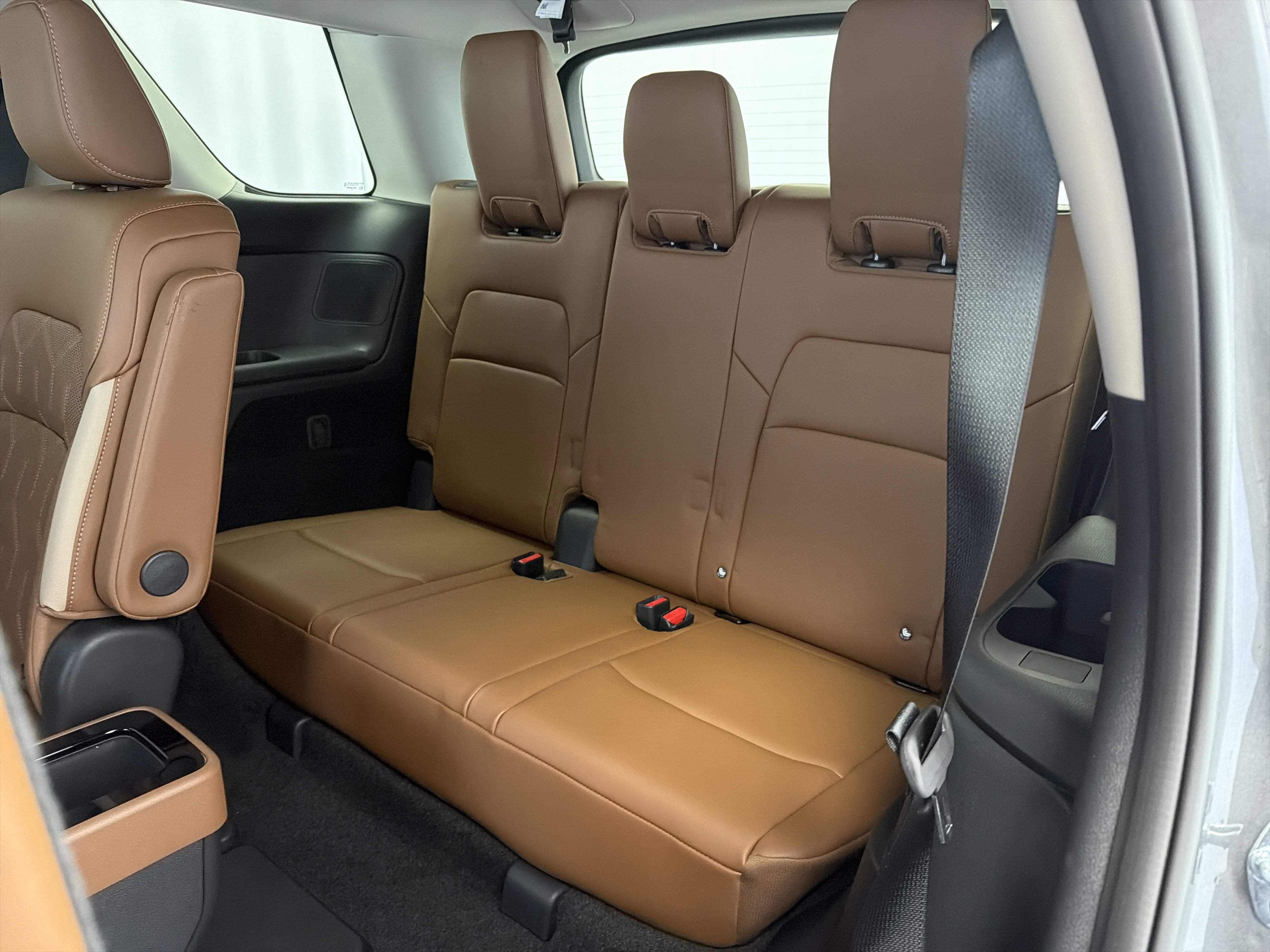 Used 2026 Nissan Pathfinder Platinum AWD/4WD image 15