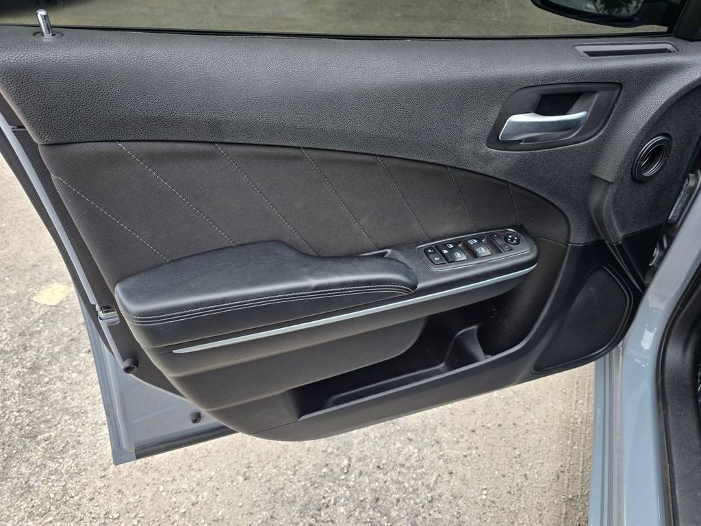 Used 2021 Dodge Charger SXT RWD image 12