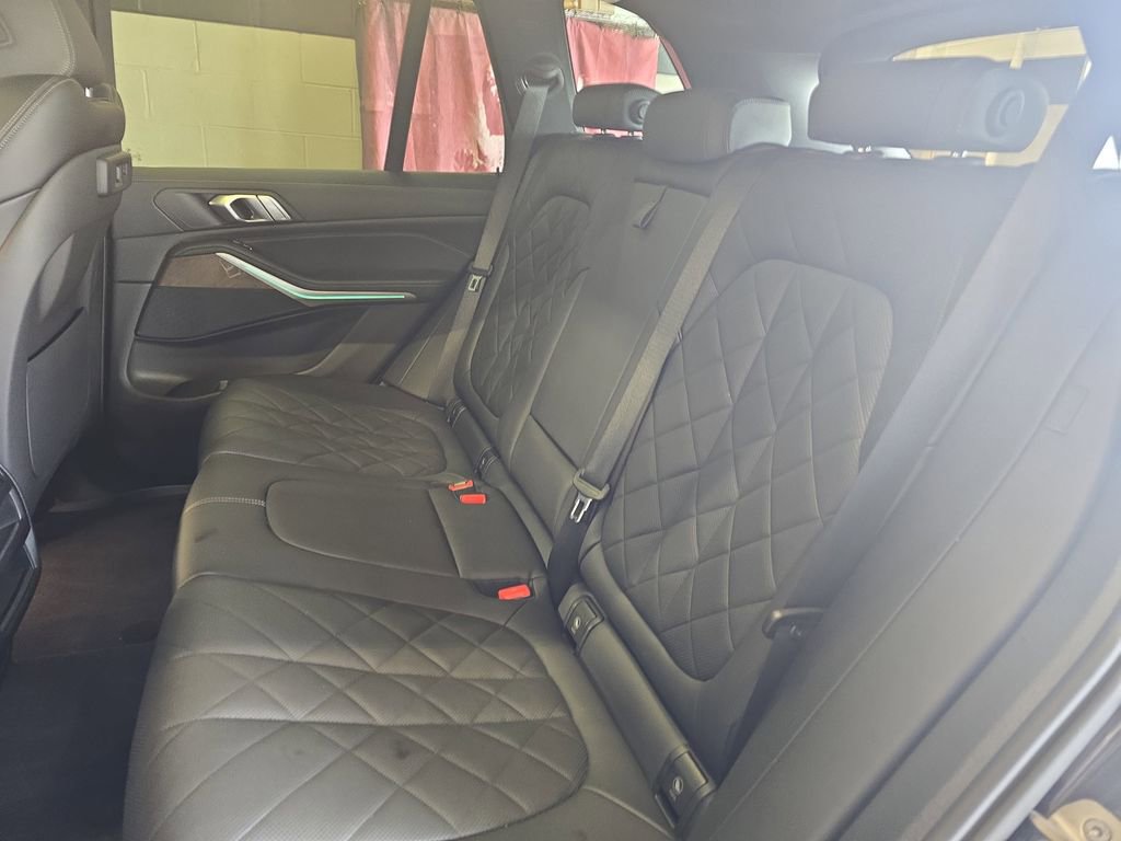 Used 2023 BMW X5 xDrive40i AWD/4WD image 14