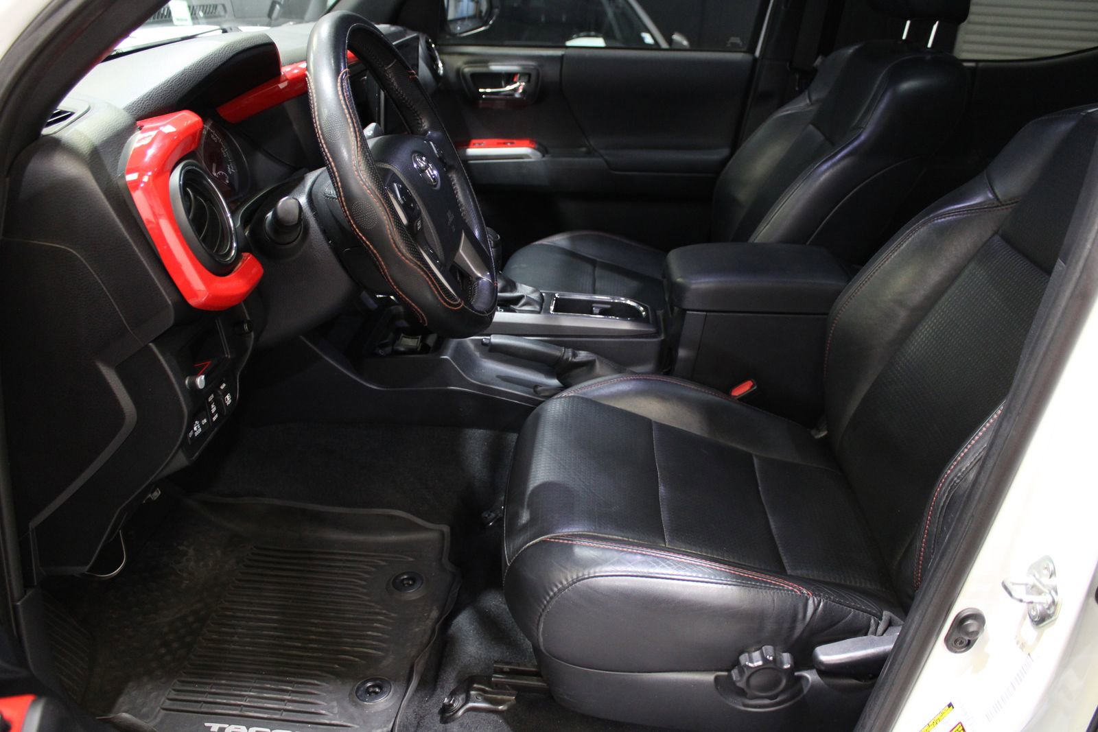 Used 2017 Toyota Tacoma TRD Pro image 24