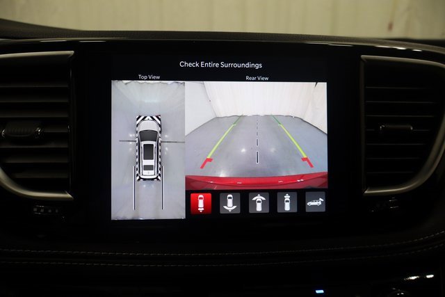 New 2026 Chrysler Pacifica Limited image 21