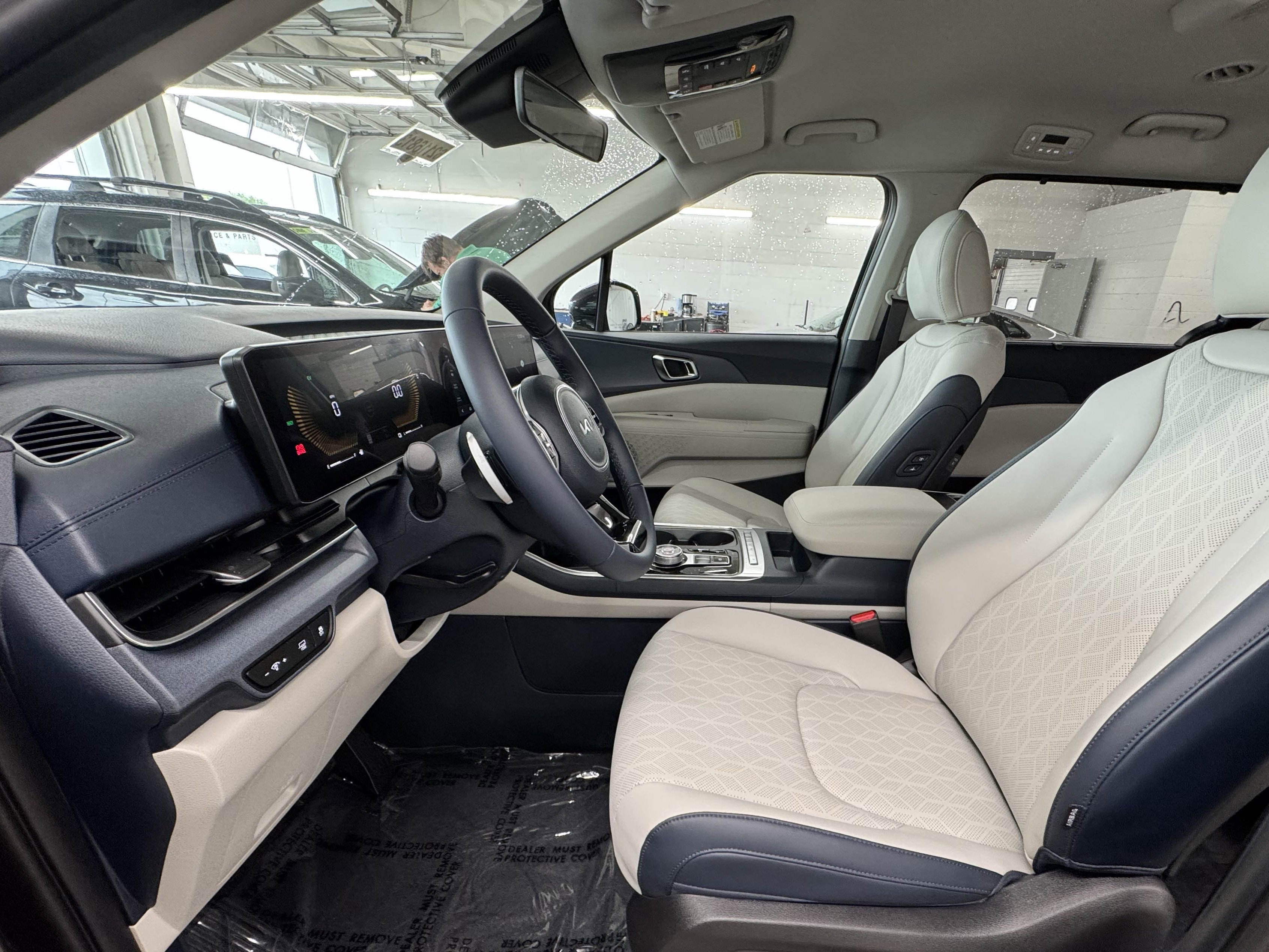 New 2026 Kia Carnival EX FWD image 18