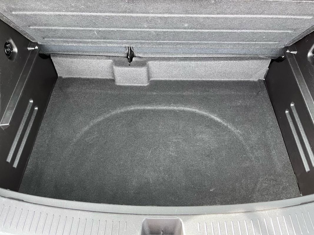 Used 2023 Chevrolet Bolt EUV LT image 18