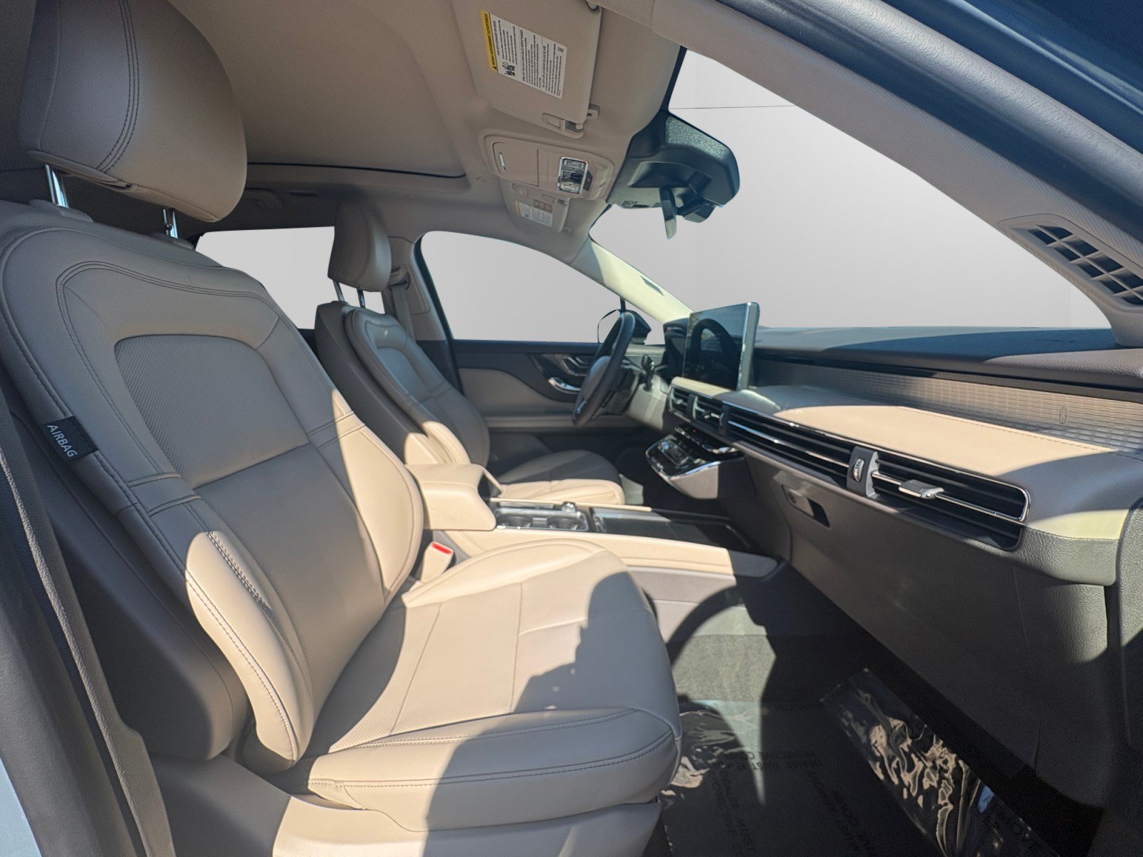 Certified 2024 Lincoln Corsair AWD w/ Equipment Group 101A image 15