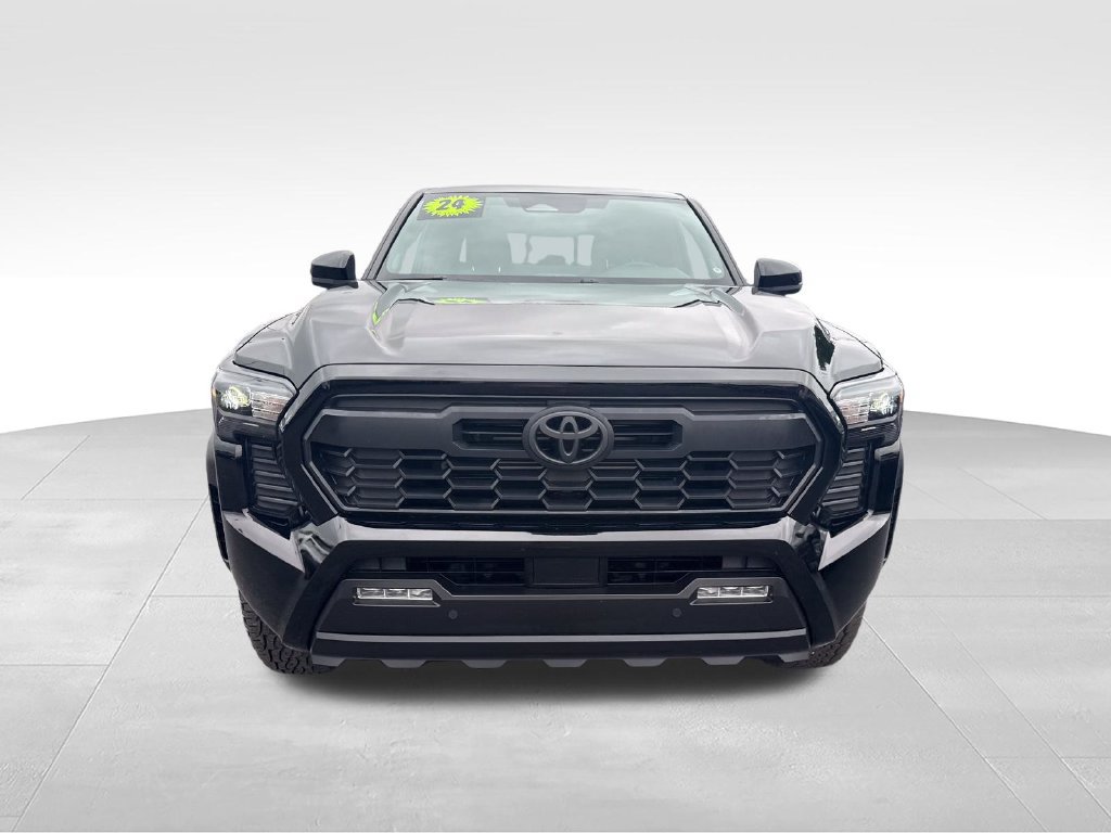 Used 2024 Toyota Tacoma TRD Off-Road w/ TRD Off Road Upgrade Package AWD/4WD image 9