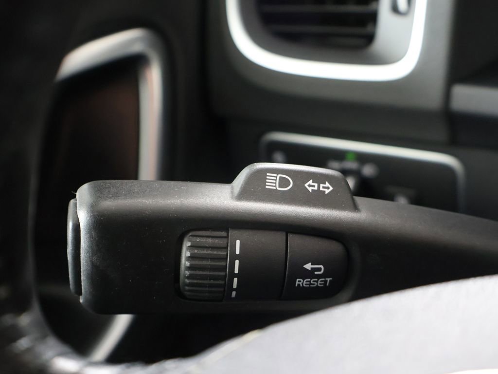 Used 2018 Volvo V60 T5 Cross Country w/ Convenience Package image 41