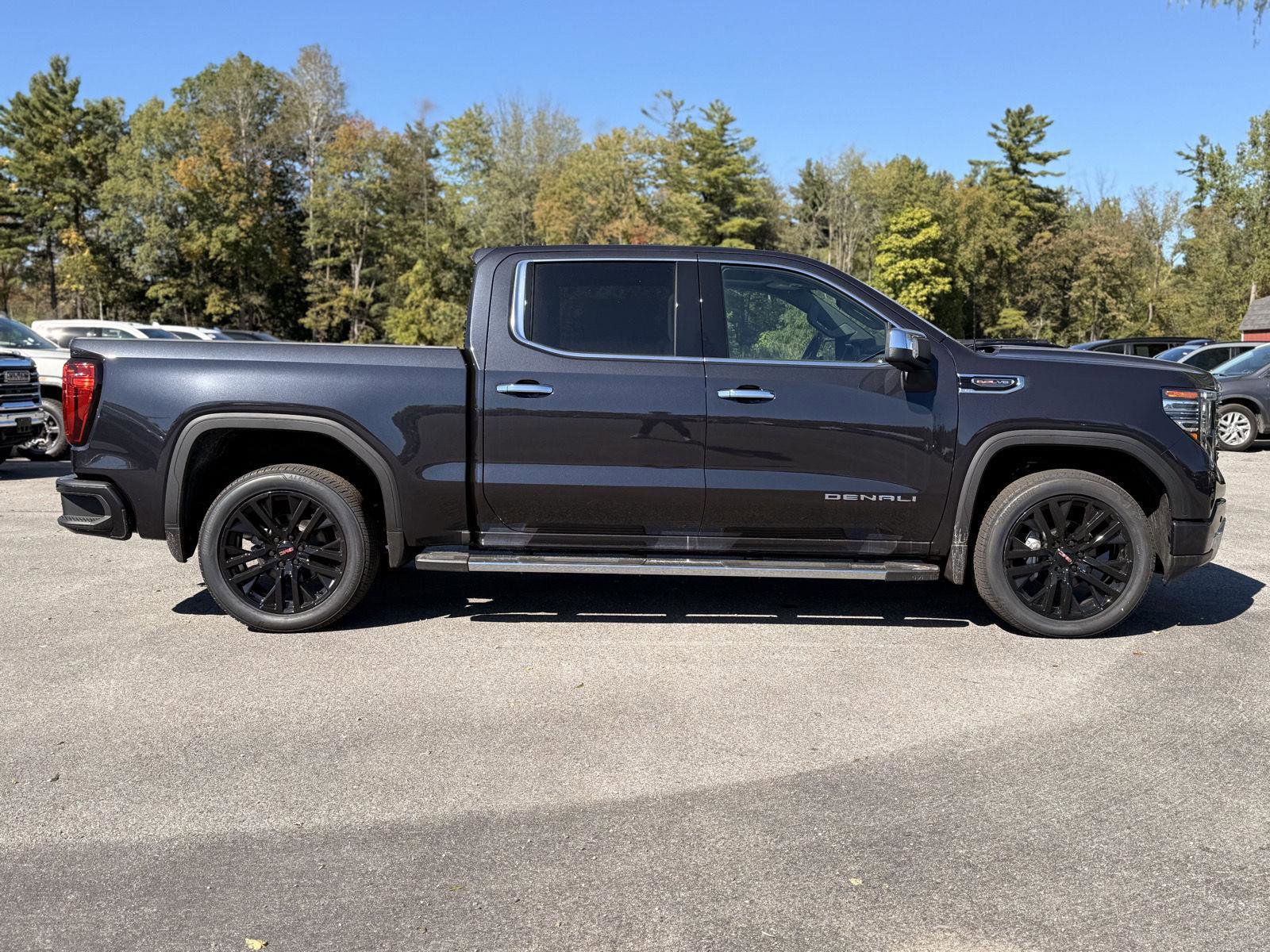 New 2025 GMC Sierra 1500 Denali w/ Technology Package image 3