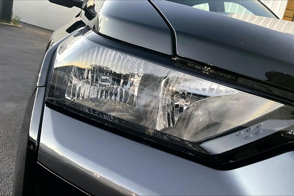 Used 2023 Chevrolet Colorado LT image 30