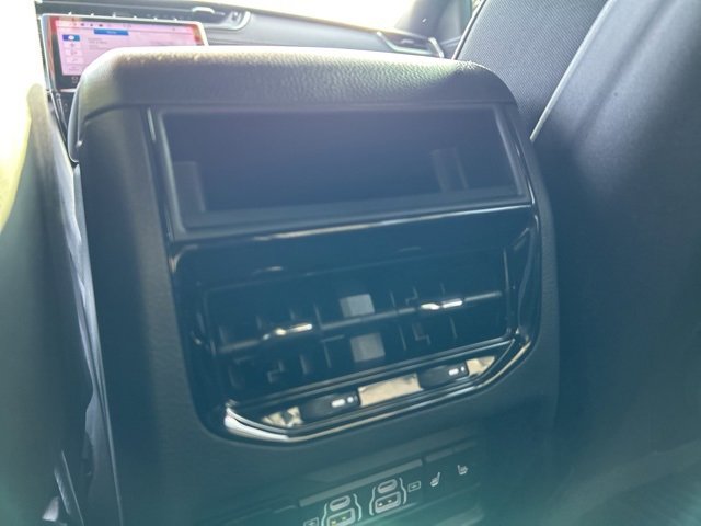 Used 2024 Jeep Grand Cherokee Overland image 42