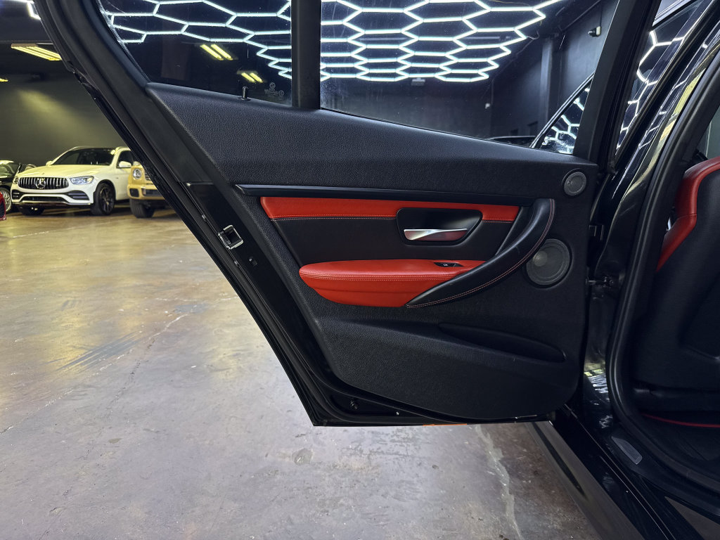 Used 2015 BMW M3 RWD image 11