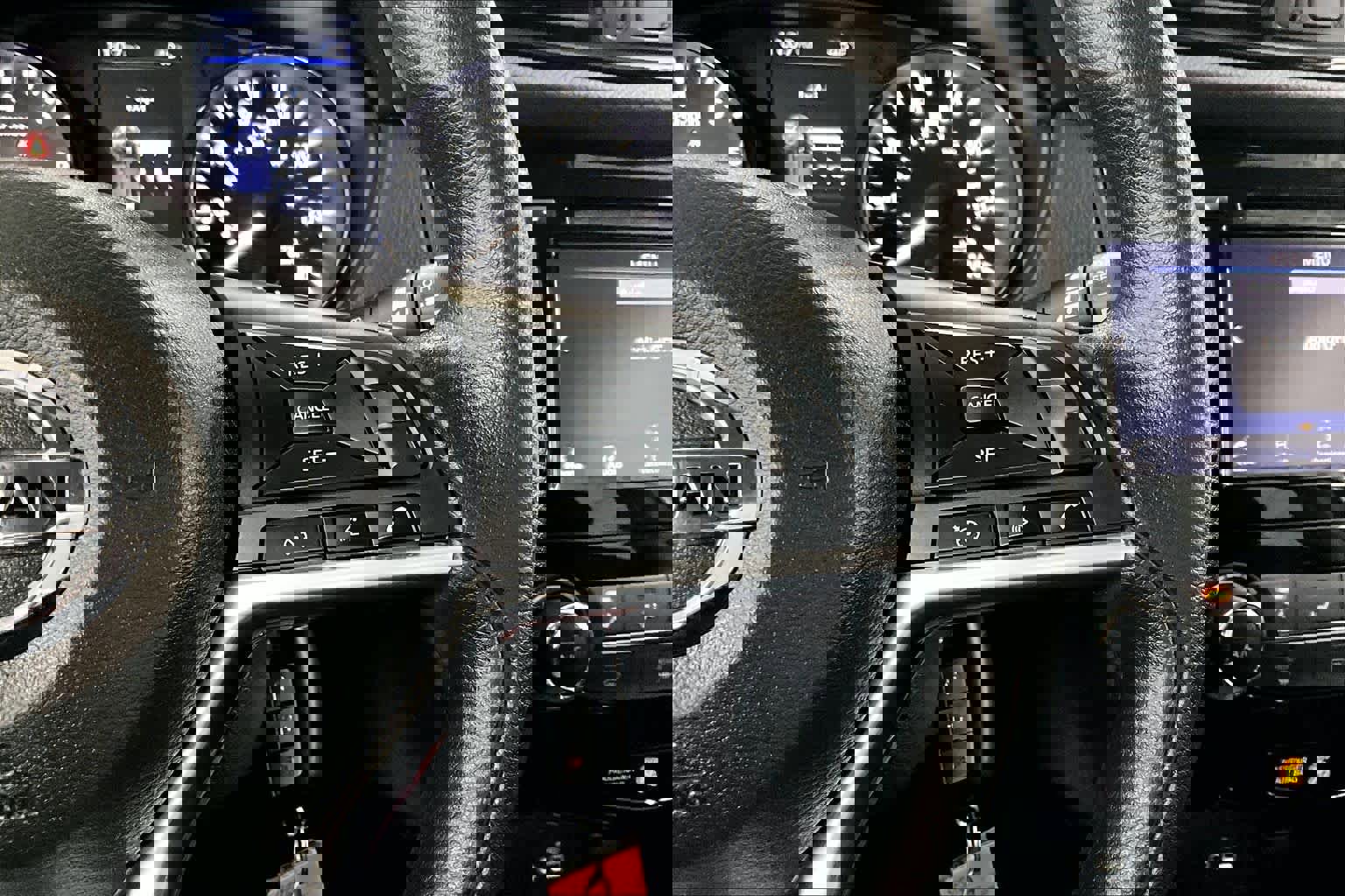 Used 2019 Nissan Rogue S image 70