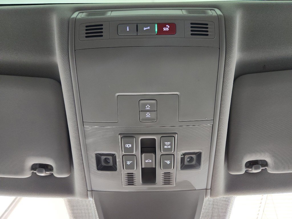 Certified 2023 Volkswagen Tiguan SE w/ Panoramic Sunroof Package image 27