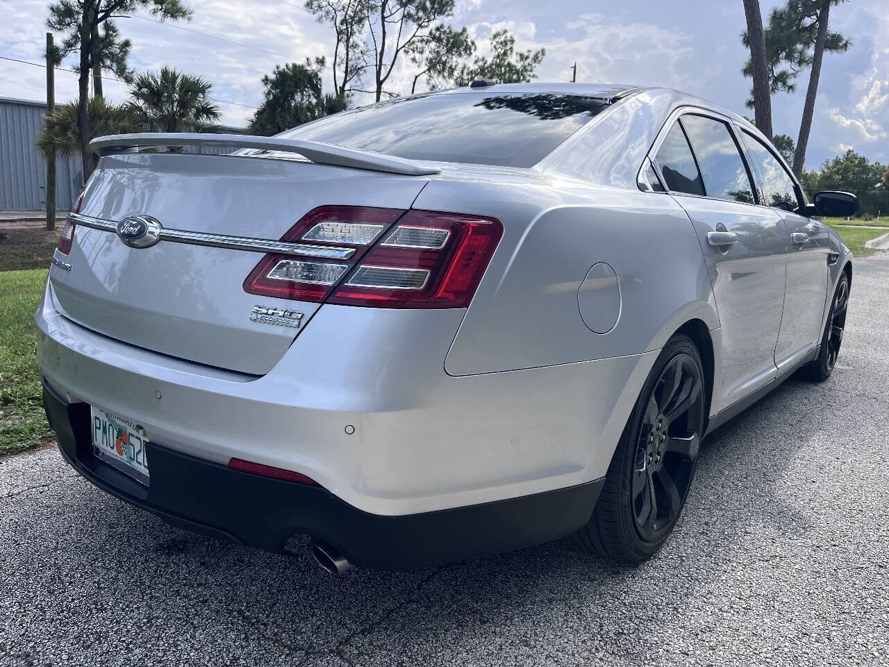 Used 2019 Ford Taurus SHO AWD/4WD image 9