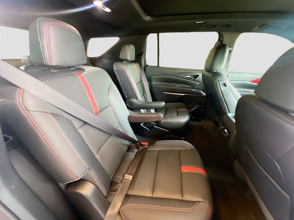 Used 2024 Chevrolet Traverse RS w/ LPO, Floor Liner Package FWD image 30