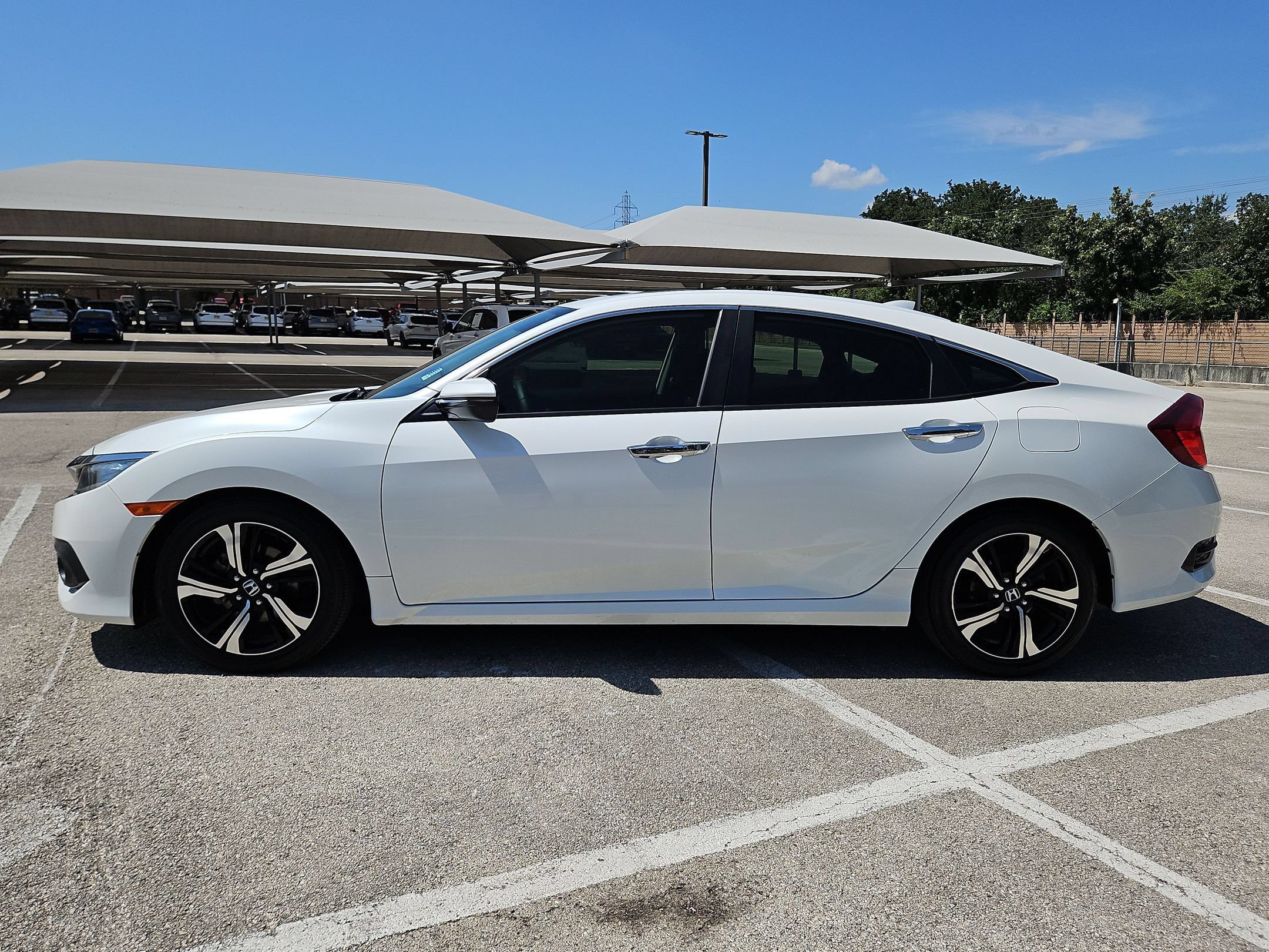 Used 2018 Honda Civic Touring image 6
