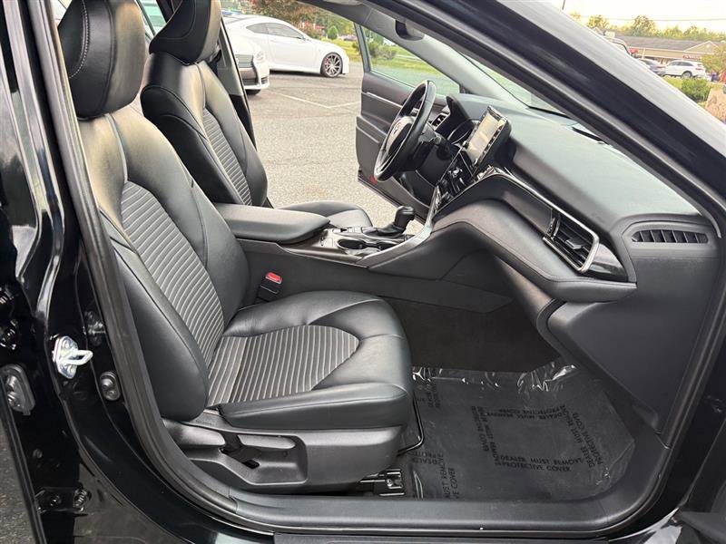 Used 2022 Toyota Camry SE image 14