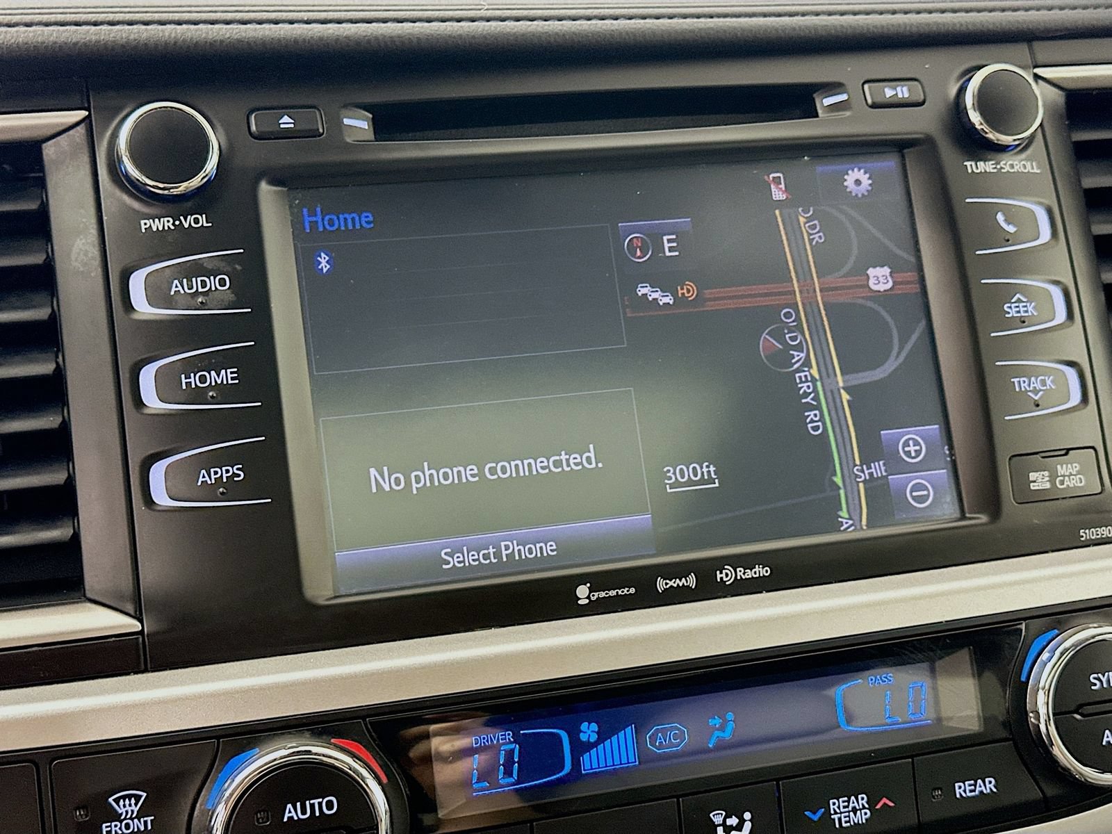 Used 2019 Toyota Highlander XLE AWD/4WD image 24