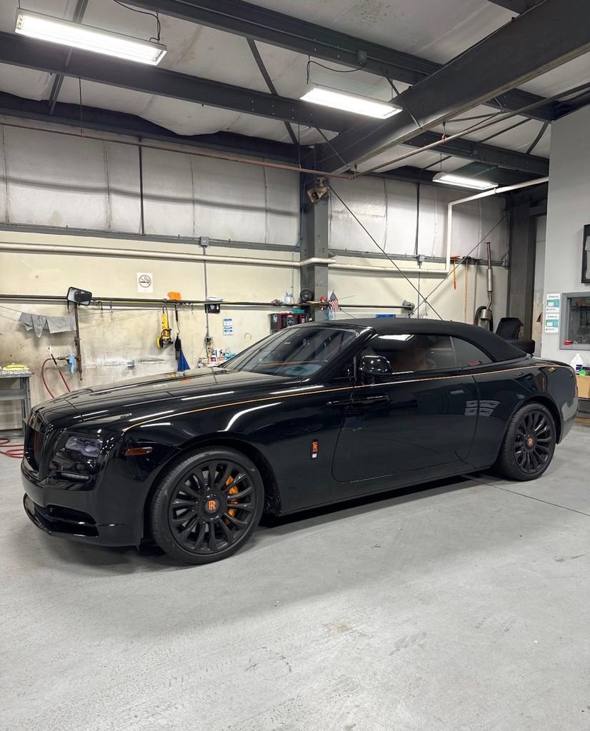 Used 2020 Rolls-Royce Dawn RWD image 1