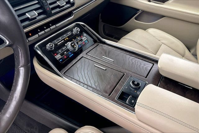 Used 2022 Lincoln Navigator Reserve AWD/4WD image 15