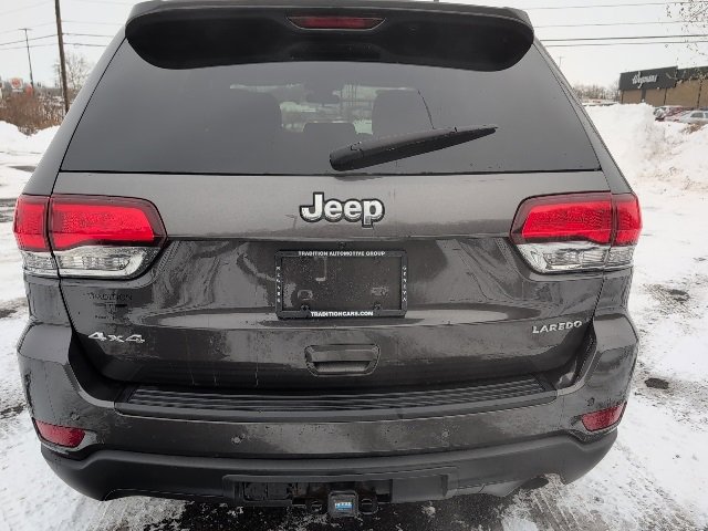 Used 2020 Jeep Grand Cherokee Laredo image 5