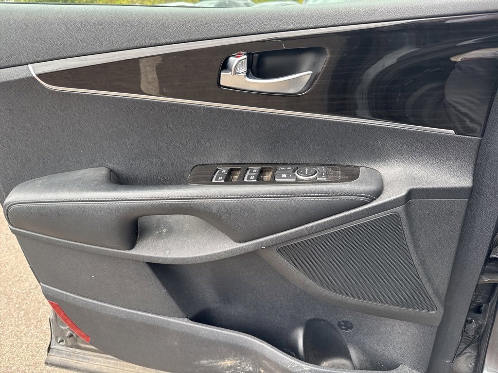 Used 2020 Kia Sorento LX w/ LX I4 Convenience Package image 24