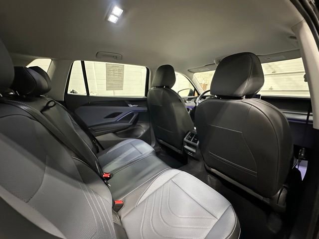 Certified 2025 Volkswagen Tiguan SE image 15