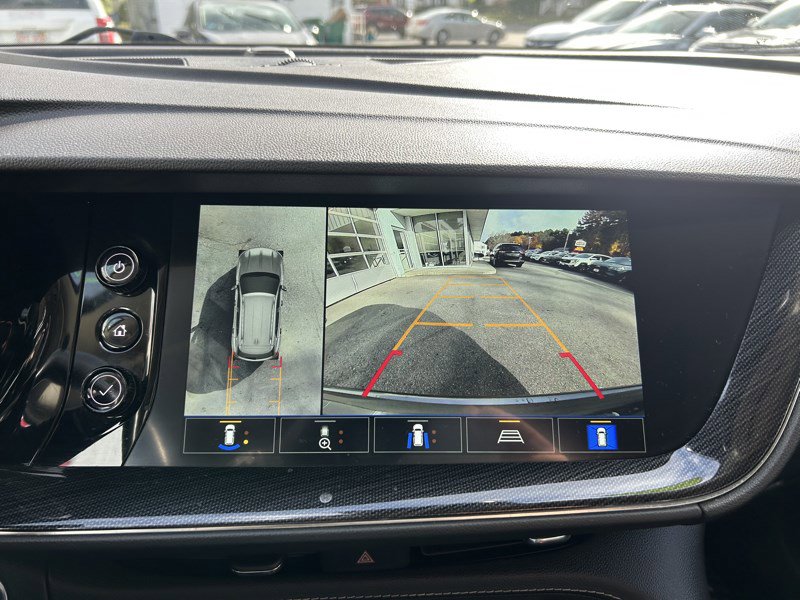 Used 2022 Buick Envision Essence w/ Technology Package I image 28