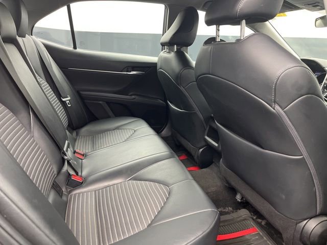 Used 2022 Toyota Camry SE FWD image 11